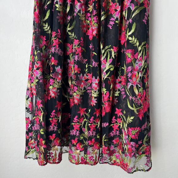 Elegant Floral Maxi Dress - Picture 6 of 10